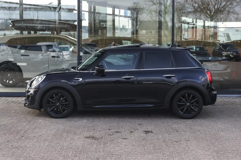 Mini Hatchback Cooper JCW uit 2021, foto 8