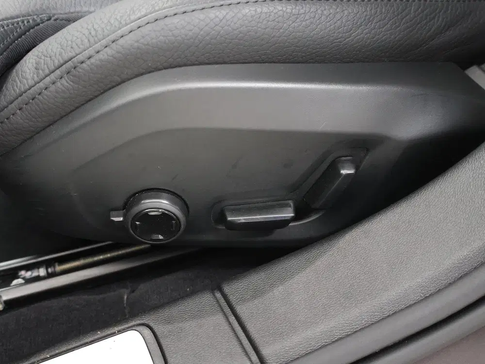 Volvo V60 2.0 T8 Plug-in hybrid AWD Ultra Dark uit 2024, foto 13