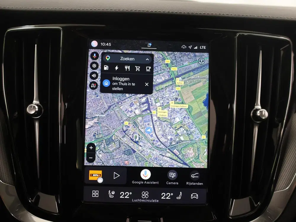 Volvo V60 2.0 T8 Plug-in hybrid AWD Ultra Dark uit 2024, foto 15