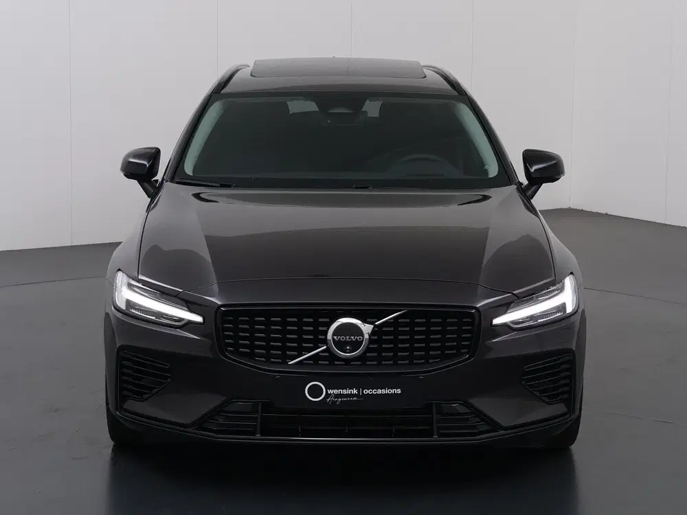 Volvo V60 2.0 T8 Plug-in hybrid AWD Ultra Dark uit 2024, foto 3
