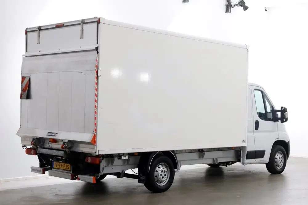 Opel Movano 2.2D 140pk Bakwagen met laadklep 1.060kg l uit 2023, foto 2