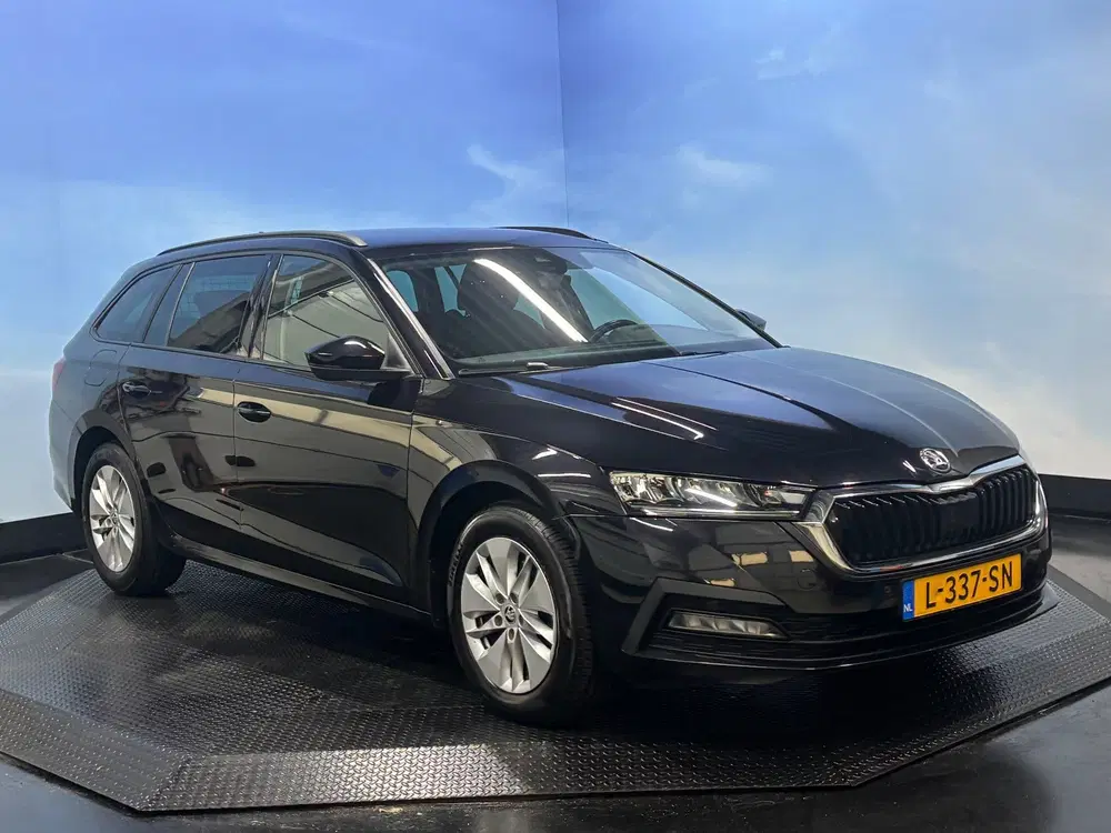 Skoda Octavia 1.5 e-TSI Business Edition Navi uit 2021, foto 11