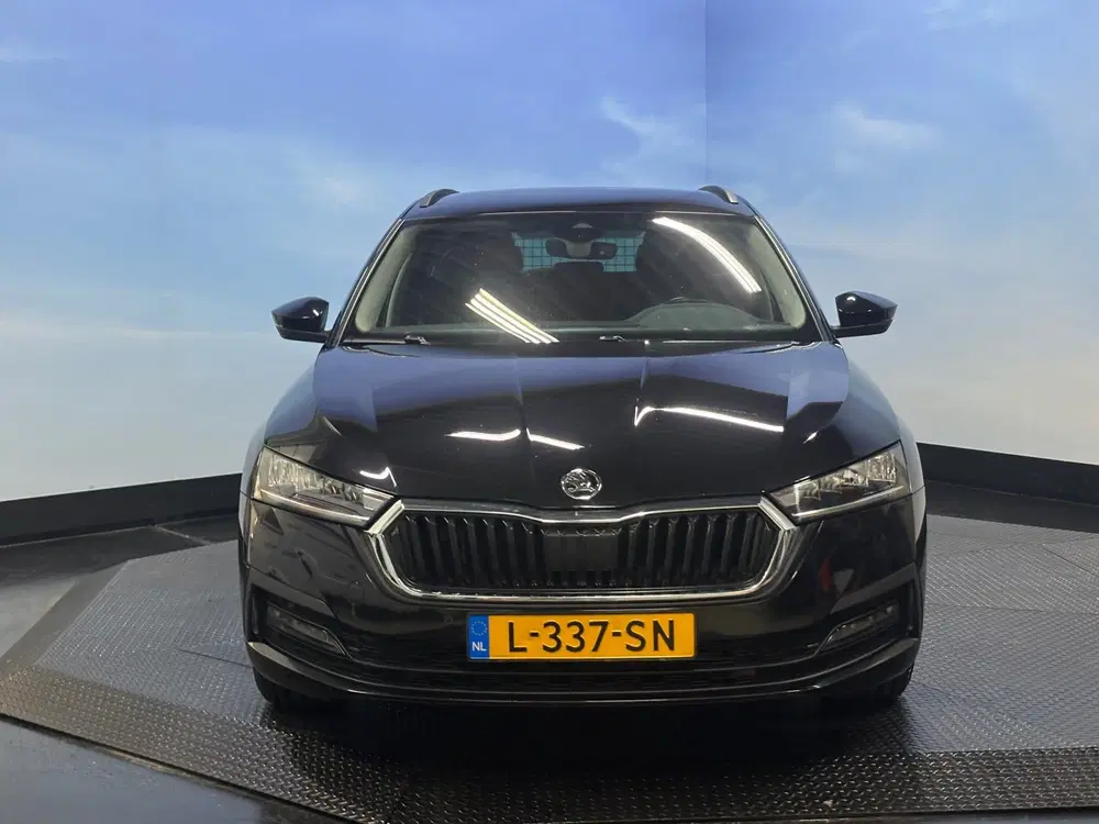 Skoda Octavia 1.5 e-TSI Business Edition Navi uit 2021, foto 12