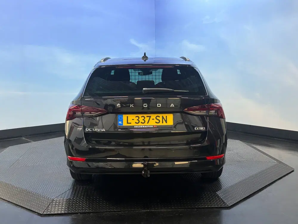 Skoda Octavia 1.5 e-TSI Business Edition Navi uit 2021, foto 6