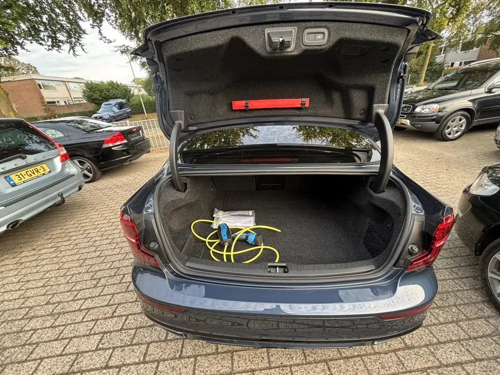 Volvo S60 T8 AWD R-Design Pano HeadUp Keyless Pilot uit 2019, foto 12