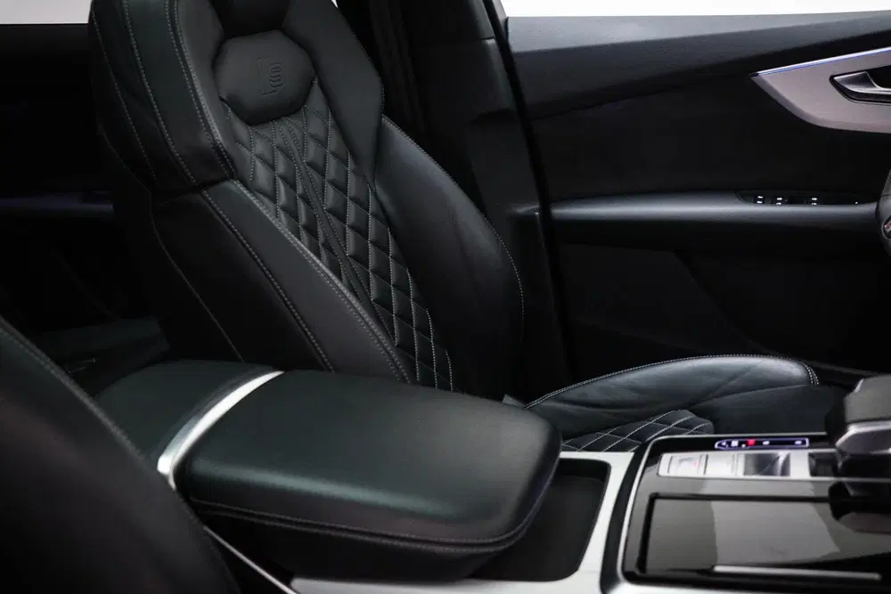 Audi Q7 4.0 TFSI SQ7 quattro 7p uit 2022, foto 10