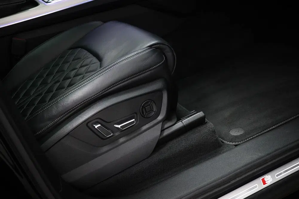 Audi Q7 4.0 TFSI SQ7 quattro 7p uit 2022, foto 11