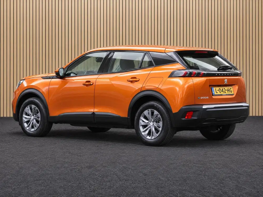 Peugeot 2008 EV Active Pack 50 kWh uit 2021, foto 2