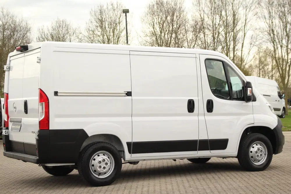 Opel Movano 140pk L1H1 3.5t uit 2024, foto 5