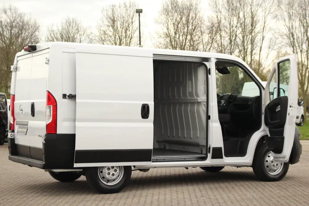 Opel Movano 140pk L1H1 3.5t uit 2024, foto 6