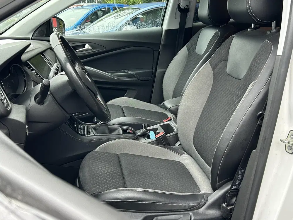 Opel Grandland 1.2 Turbo Business Elegance Trekhaak-navig uit 2021, foto 5