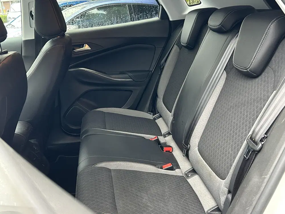 Opel Grandland 1.2 Turbo Business Elegance Trekhaak-navig uit 2021, foto 6