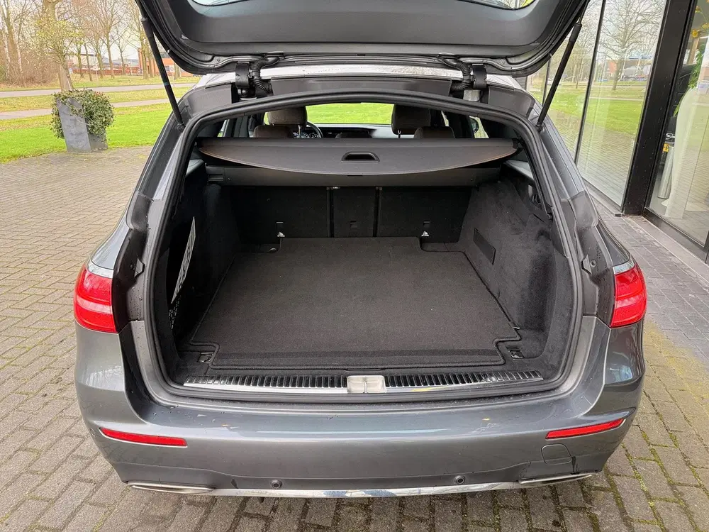 Mercedes-Benz E-Klasse 200 Business Solution Sport AM uit 2020, foto 13