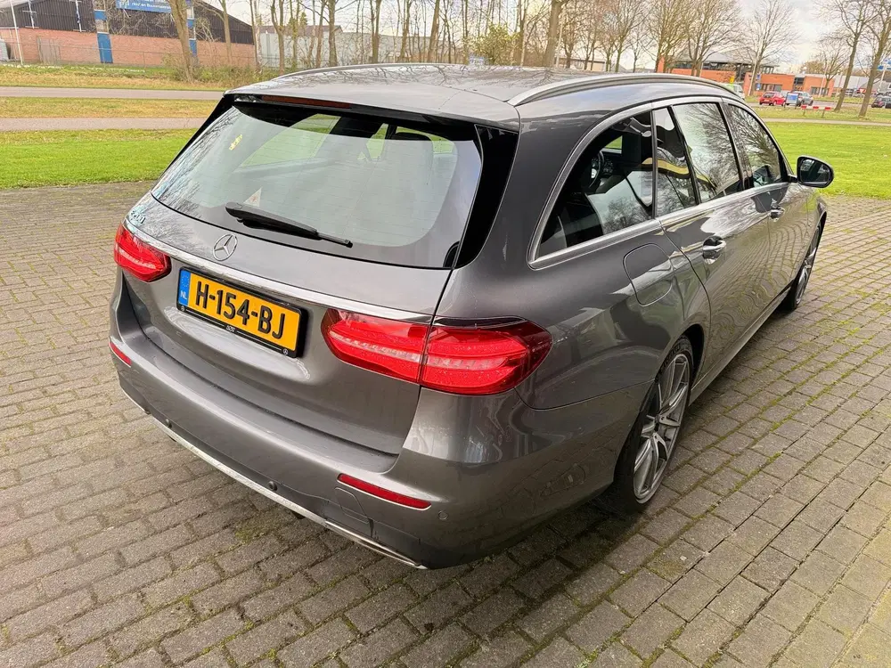 Mercedes-Benz E-Klasse 200 Business Solution Sport AM uit 2020, foto 15