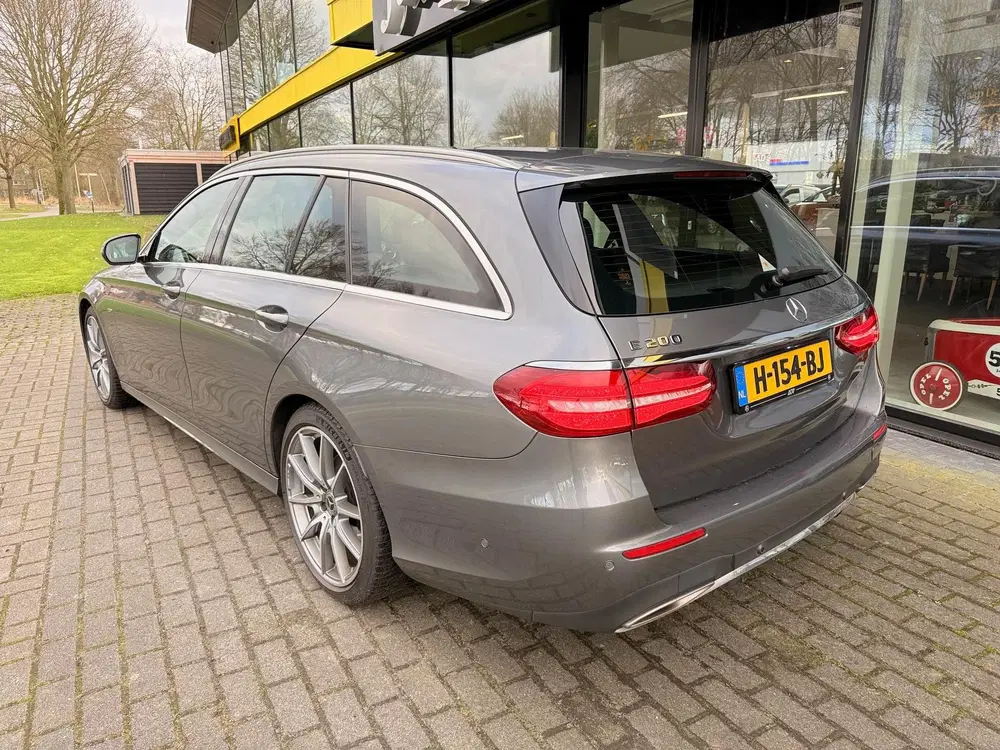 Mercedes-Benz E-Klasse 200 Business Solution Sport AM uit 2020, foto 3