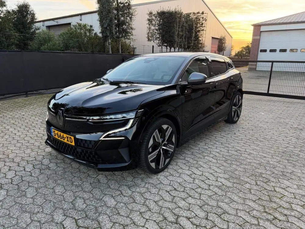 Renault Megane EV60 ICONIC 1e eig leder warmtepomp SOH 94 uit 2023