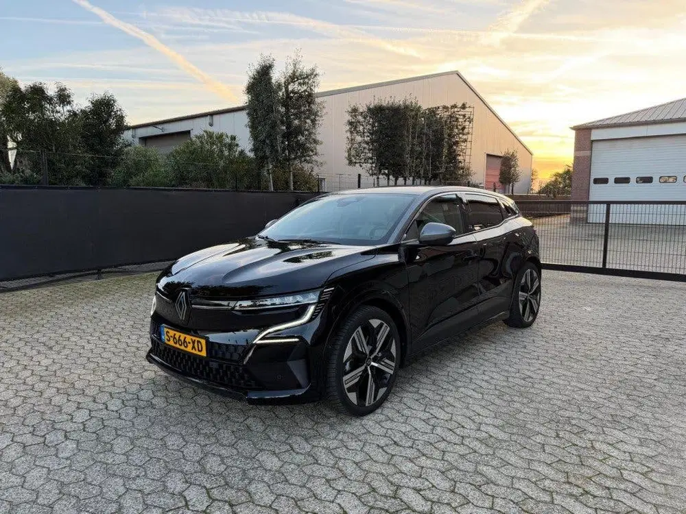 Renault Megane EV60 ICONIC 1e eig leder warmtepomp SOH 94 uit 2023, foto 4