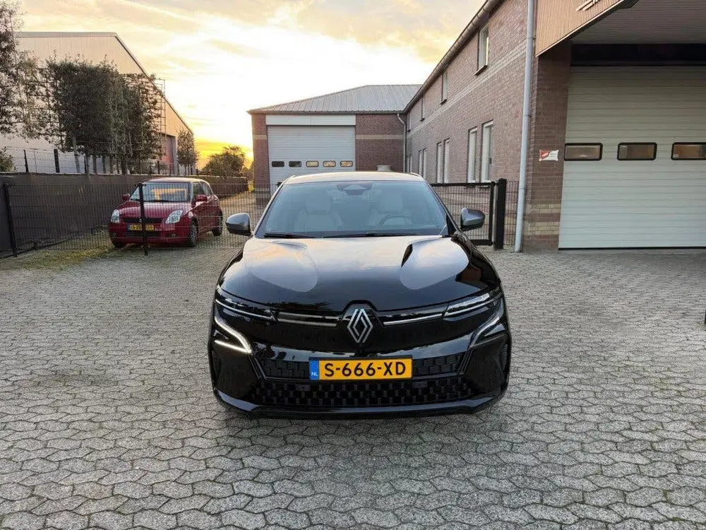 Renault Megane EV60 ICONIC 1e eig leder warmtepomp SOH 94 uit 2023, foto 5