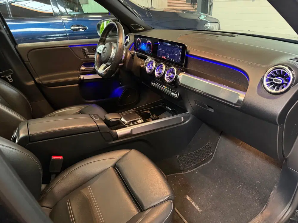Mercedes-Benz GLB 200 Premium Plus AMG uit 2020, foto 2