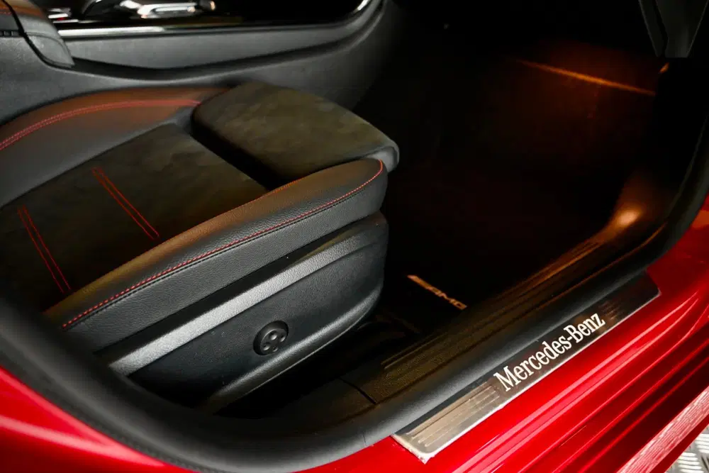 Mercedes-Benz CLA 200 4-Matic AMG Line uit 2023, foto 13