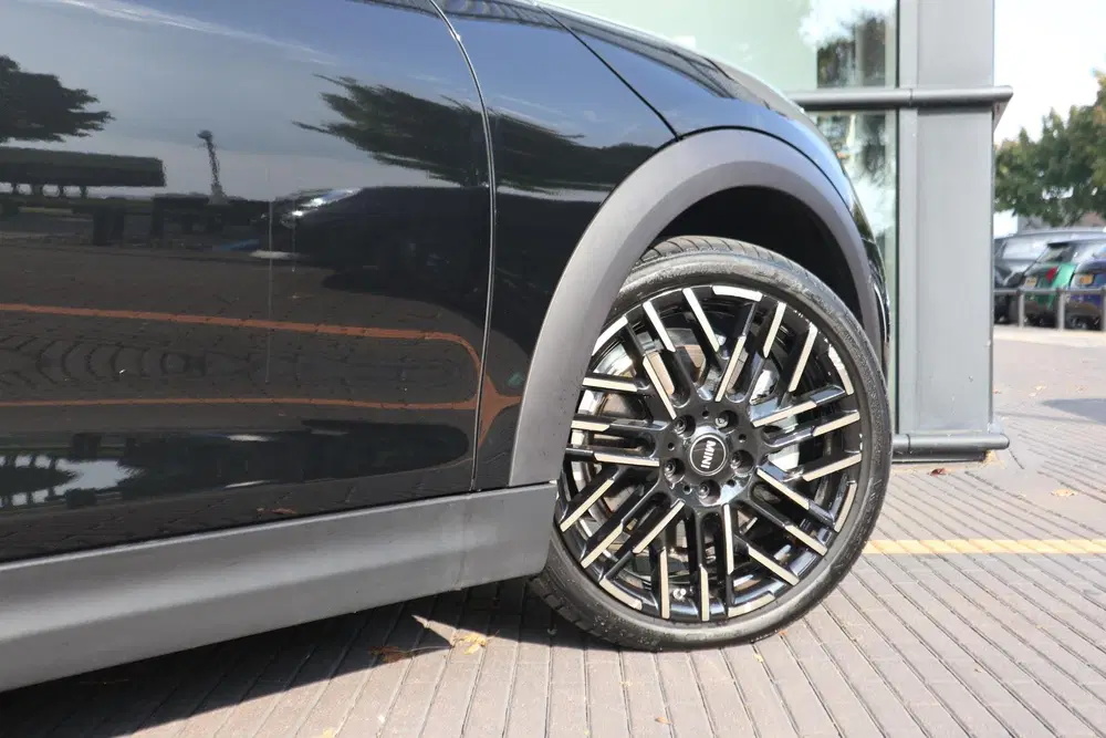Mini Cooper C Cooper C uit 2024, foto 10