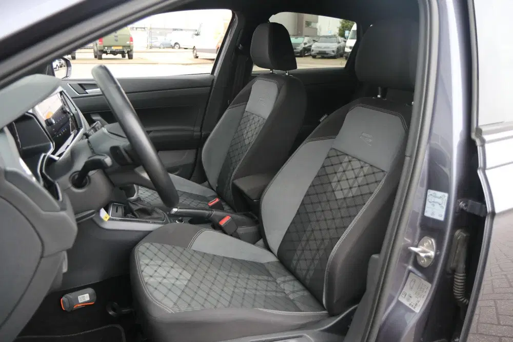 Volkswagen Polo 1.0 TSI 110pk DSG R-Line uit 2023, foto 4
