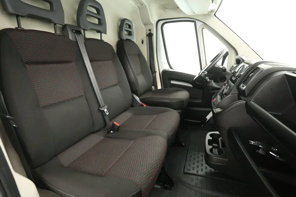 Peugeot Boxer 2.2 BlueHDI 140PK L2H2 uit 2021, foto 10