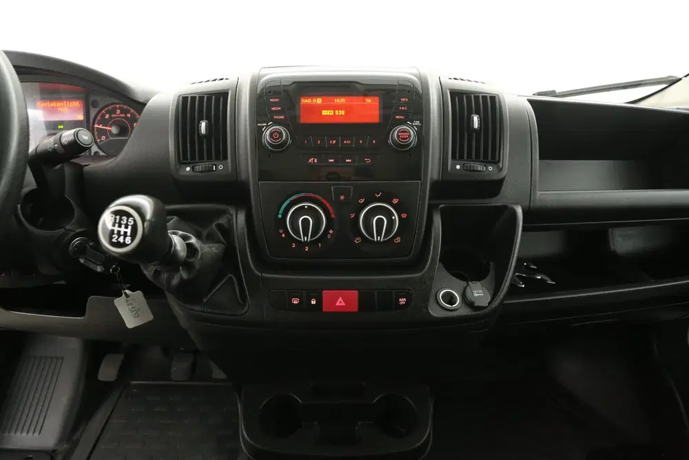 Peugeot Boxer 2.2 BlueHDI 140PK L2H2 uit 2021, foto 11