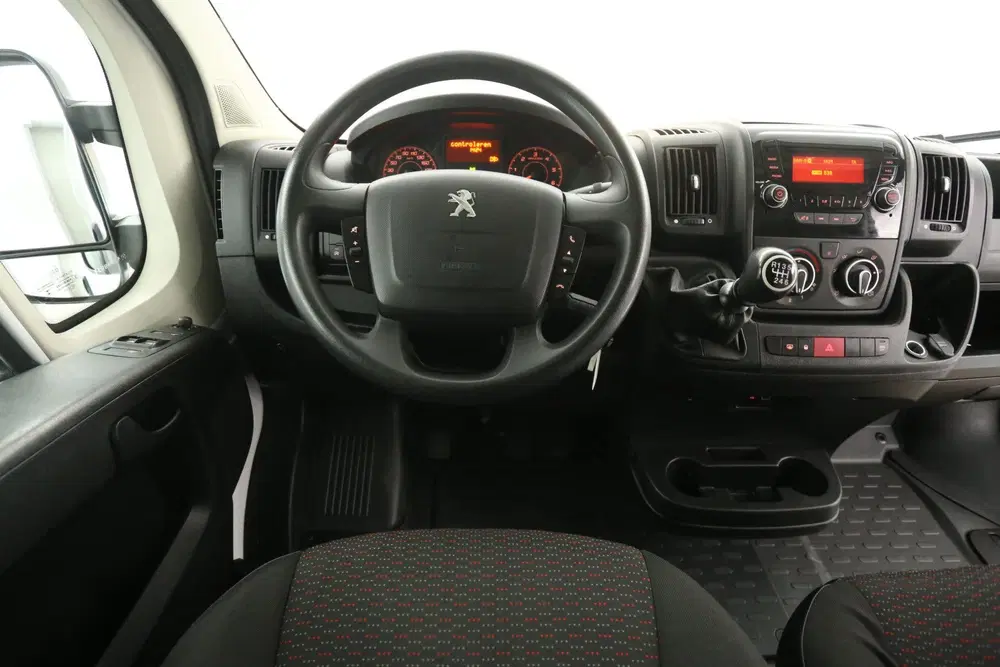 Peugeot Boxer 2.2 BlueHDI 140PK L2H2 uit 2021, foto 2