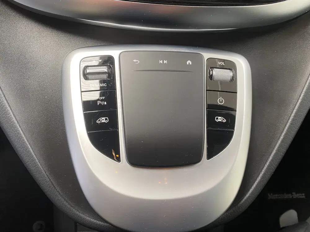 Mercedes-Benz EQV 300 L3 uit 2021, foto 10