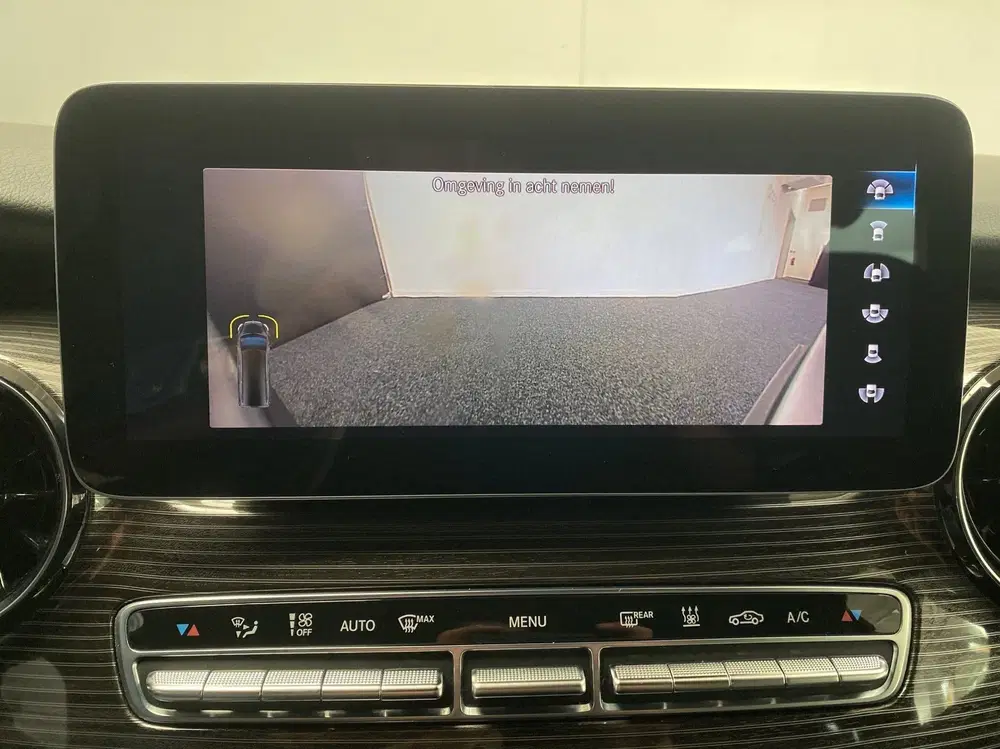 Mercedes-Benz EQV 300 L3 uit 2021, foto 11