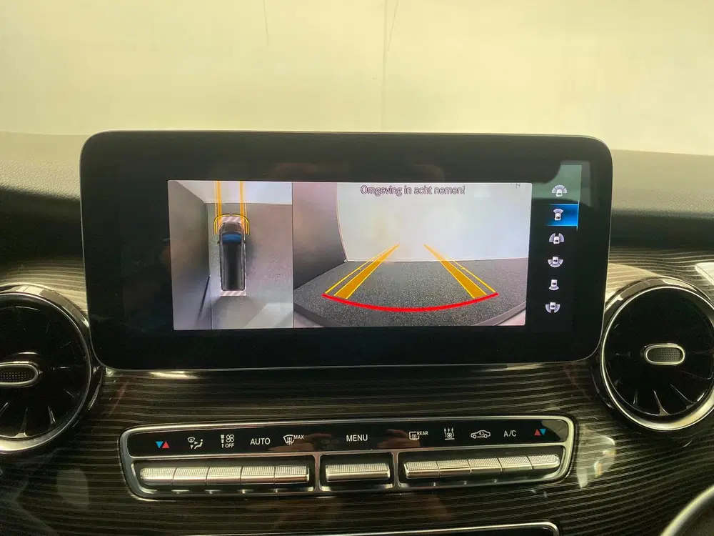 Mercedes-Benz EQV 300 L3 uit 2021, foto 13