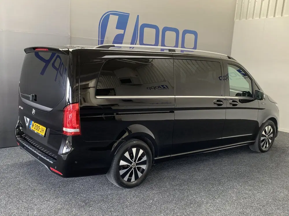 Mercedes-Benz EQV 300 L3 uit 2021, foto 2