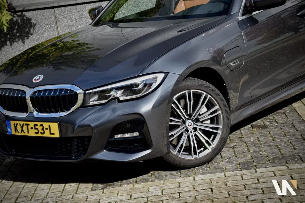 BMW 3-serie 3 Serie Touring 330e xDrive M-Sport 292 pk uit 2022, foto 2