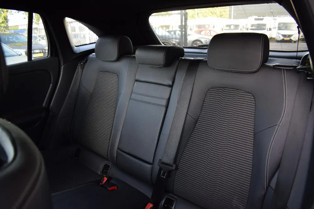Mercedes-Benz EQA 250 Business Solution AMG 67 kWh uit 2021, foto 6