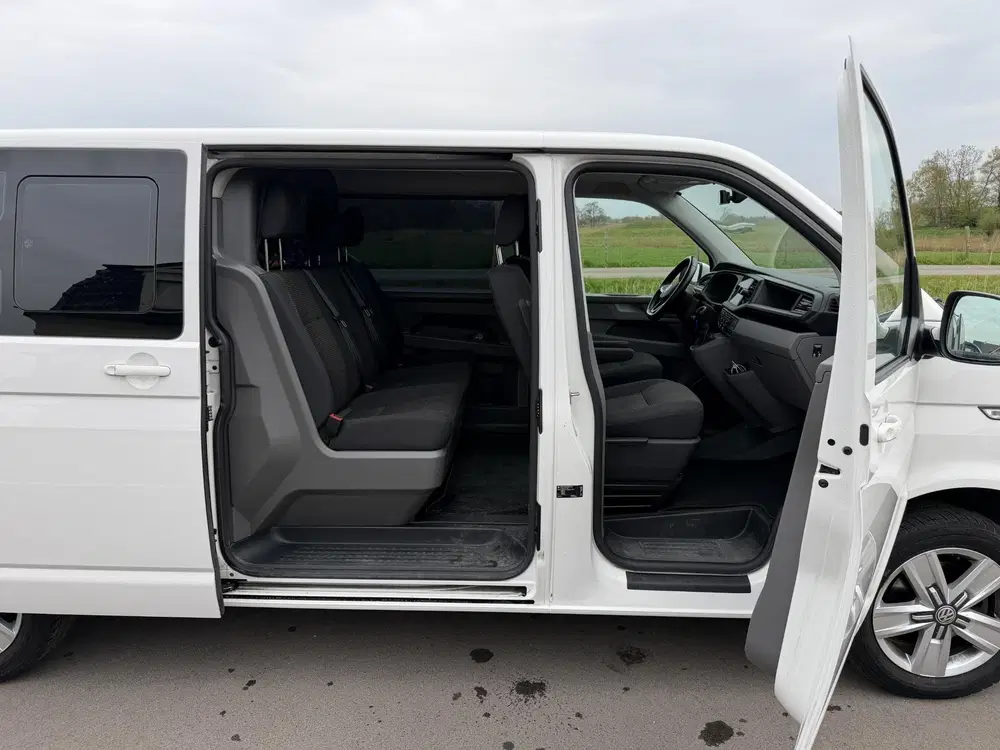 Volkswagen Transporter 2.0 TDI L2H1 30 DC uit 2022, foto 10