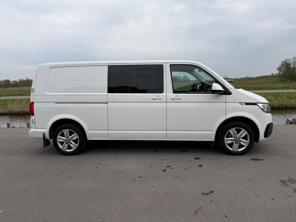 Volkswagen Transporter 2.0 TDI L2H1 30 DC uit 2022, foto 12