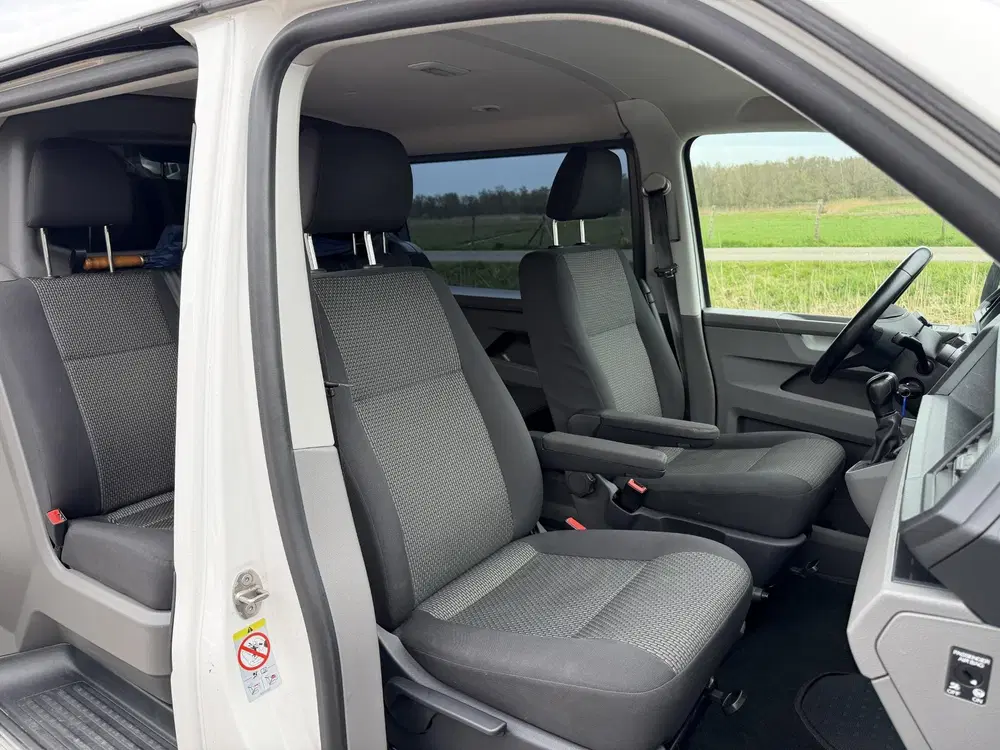 Volkswagen Transporter 2.0 TDI L2H1 30 DC uit 2022, foto 13