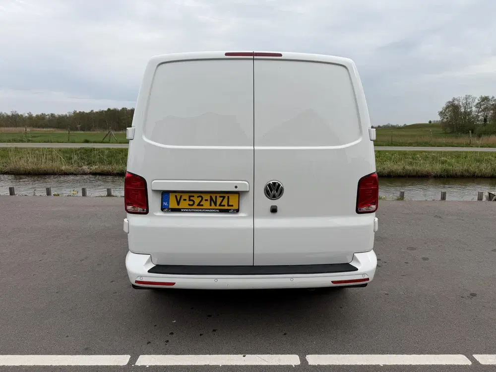 Volkswagen Transporter 2.0 TDI L2H1 30 DC uit 2022, foto 14