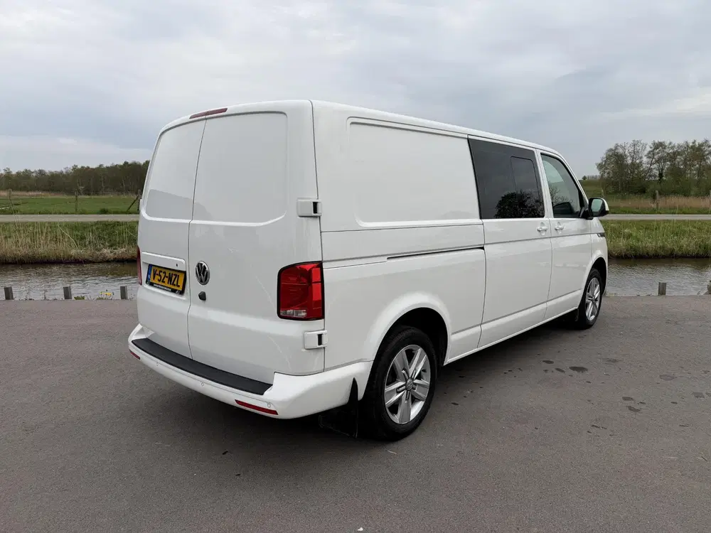 Volkswagen Transporter 2.0 TDI L2H1 30 DC uit 2022, foto 7
