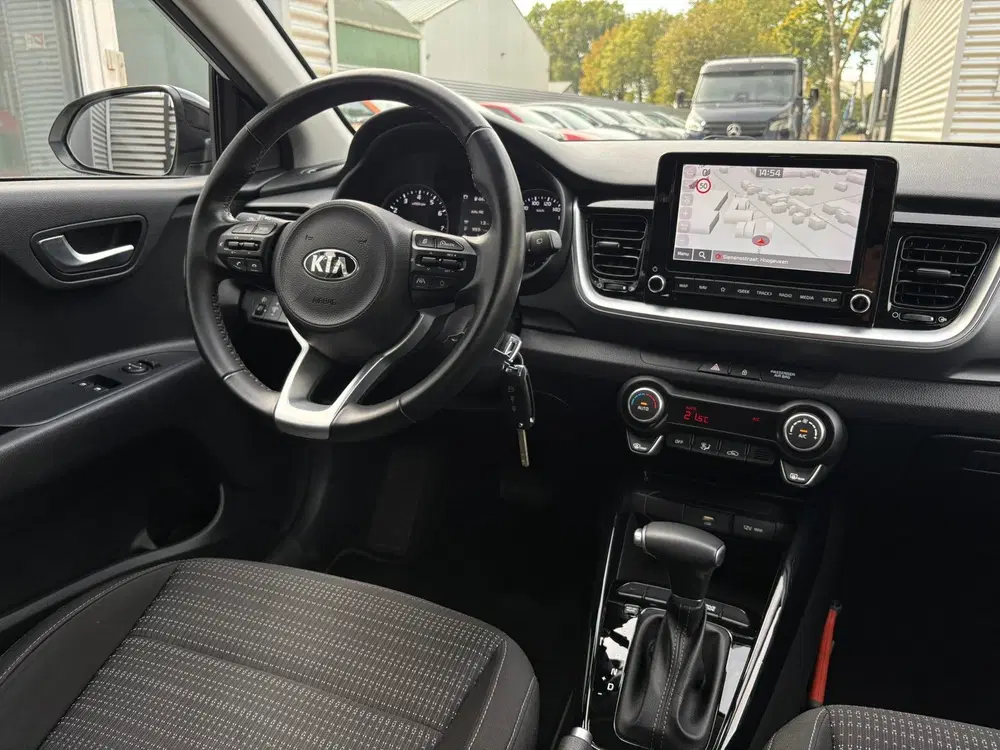 Kia Stonic 1.0 T-GDi MHEV DynamicLine -AUTOMAAT-2 TON uit 2020, foto 13