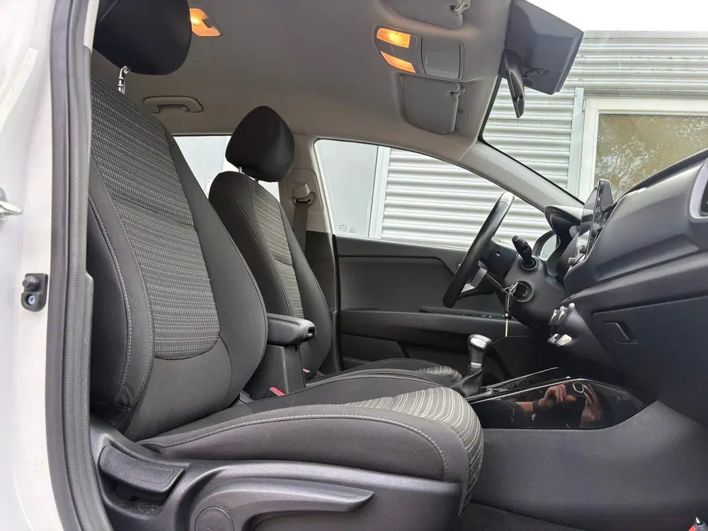Kia Stonic 1.0 T-GDi MHEV DynamicLine -AUTOMAAT-2 TON uit 2020, foto 9