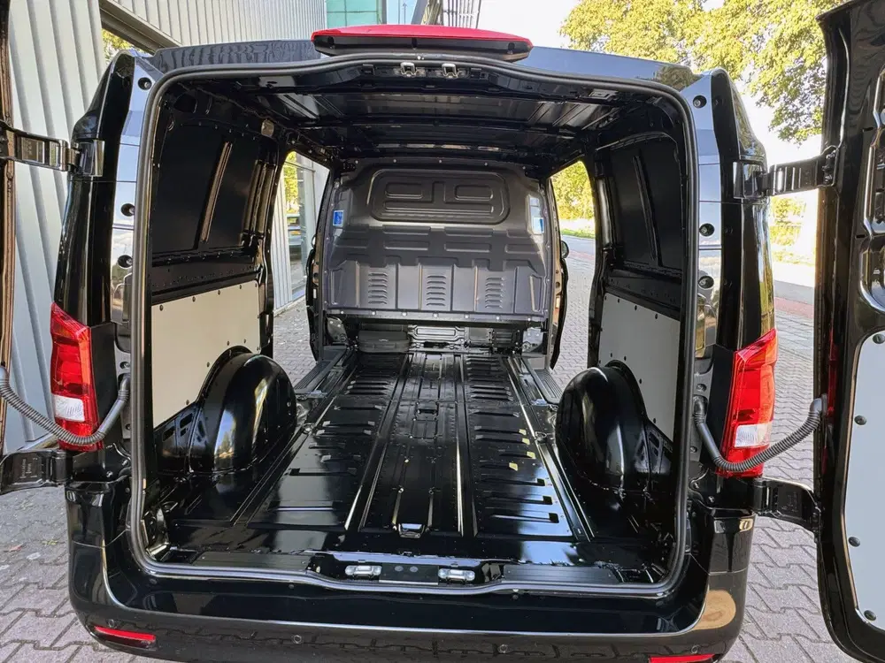 Mercedes-Benz Vito 112 L2 60 kWh 275 km WLTP Facelift 2x Sc uit 2025, foto 3