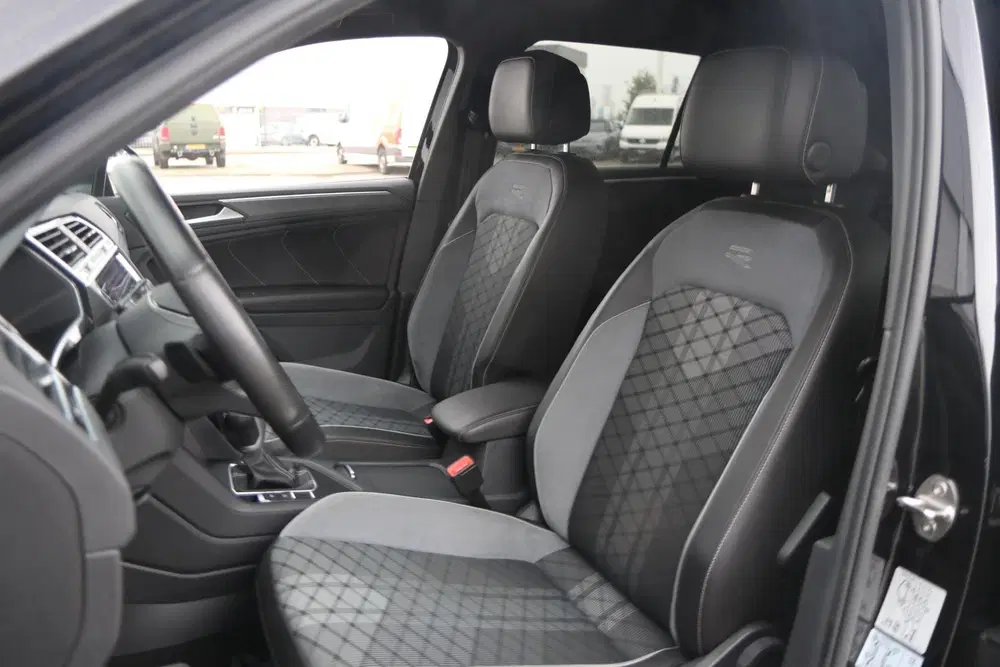 Volkswagen Tiguan 1.4 TSI 245pk eHybrid R-Line Business+ uit 2022, foto 4