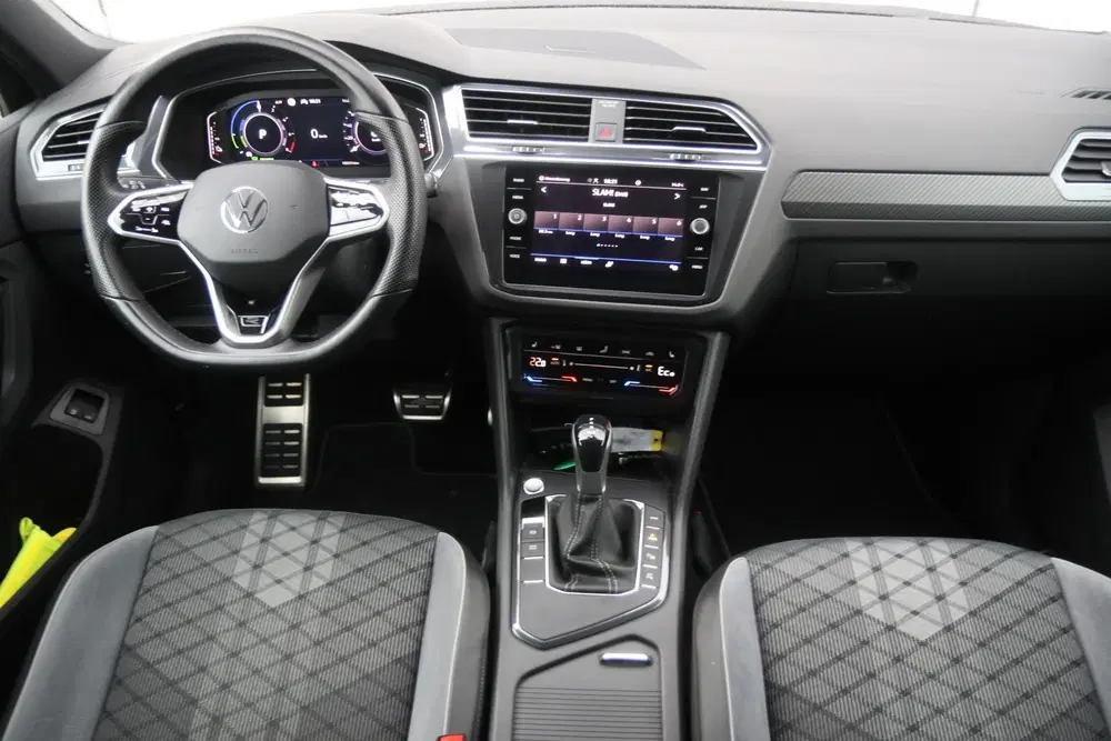 Volkswagen Tiguan 1.4 TSI 245pk eHybrid R-Line Business+ uit 2022, foto 5