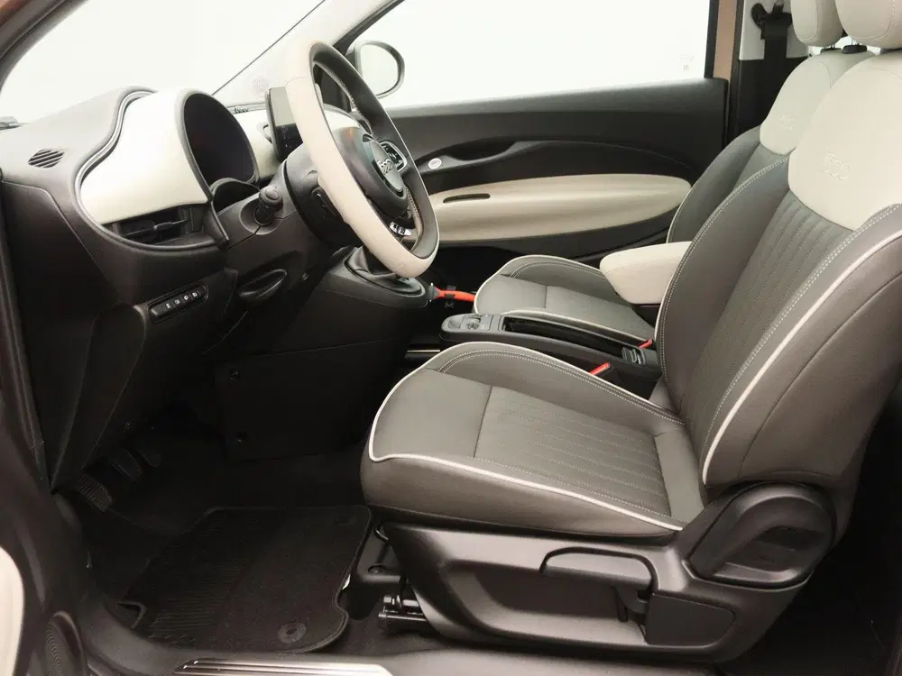 Fiat 500 1.0 Hybrid La Prima uit 2026, foto 12