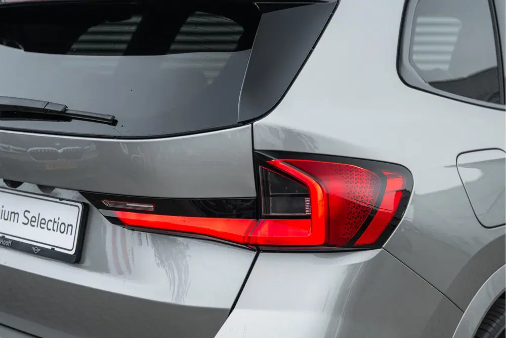 BMW iX1 eDrive20 M Sport uit 2026, foto 14