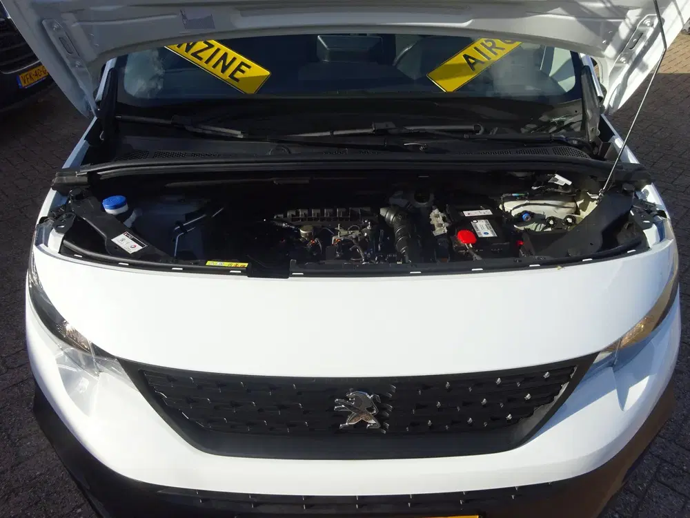 Peugeot Partner 1.2 PureTech Pro BENZINE AIRCO NAVI CRUISE uit 2022, foto 6