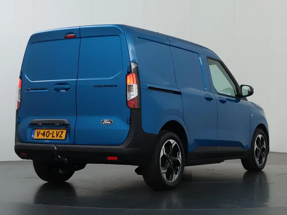 Ford Transit Courier LIMITED uit 2025, foto 2