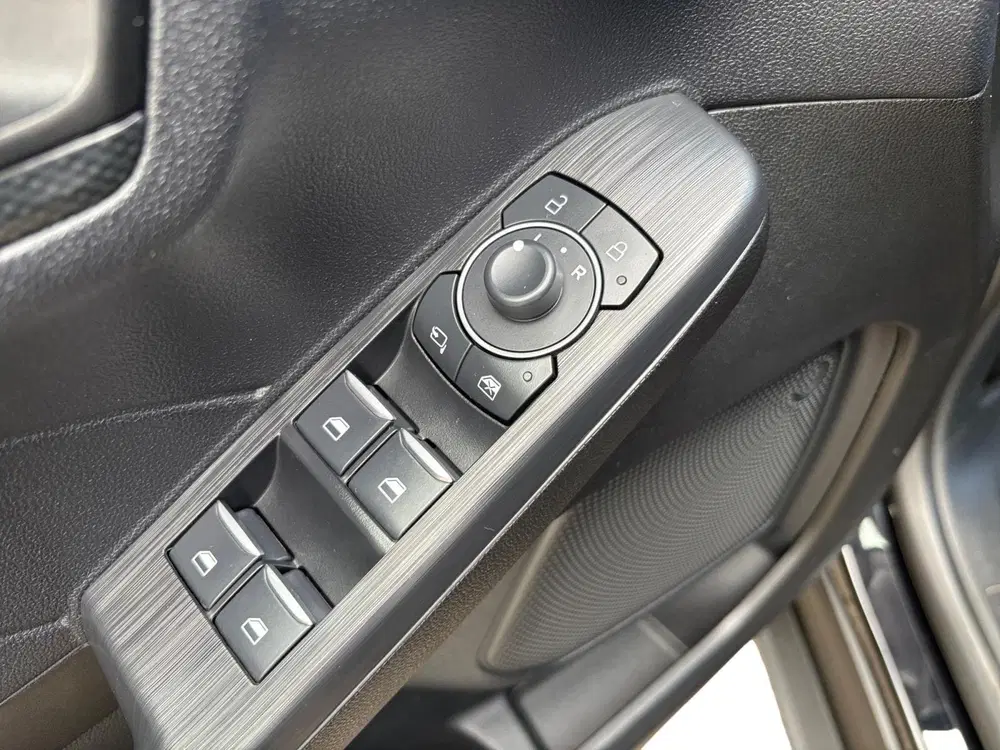 Ford Kuga 2.5 PHEV ST-Line uit 2023, foto 11